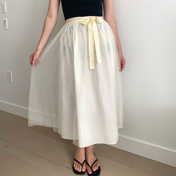 Vintage Valentino tulle lace midi skirt - Picture 3 of 12